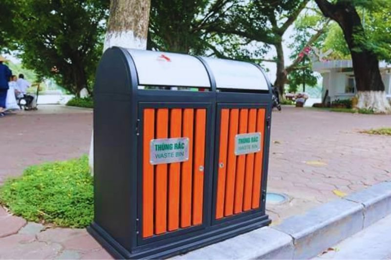 Bí quyết lựa chọn thùng rác ngoài trời phù hợp với từng địa điểm 2 Thùng rác ngoài trời