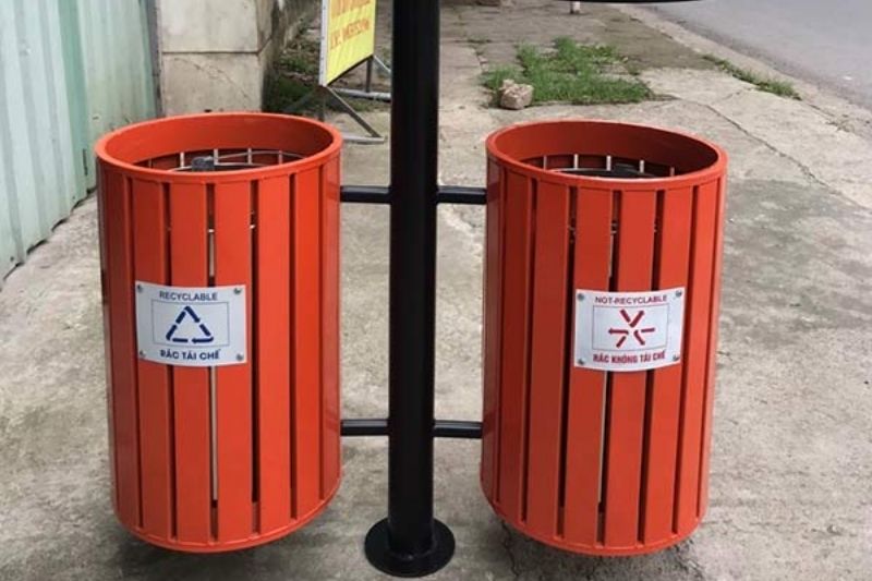 Bí quyết lựa chọn thùng rác ngoài trời phù hợp với từng địa điểm 3 Thùng rác ngoài trời