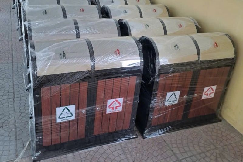 Bí quyết lựa chọn thùng rác ngoài trời phù hợp với từng địa điểm 5 Thùng rác ngoài trời