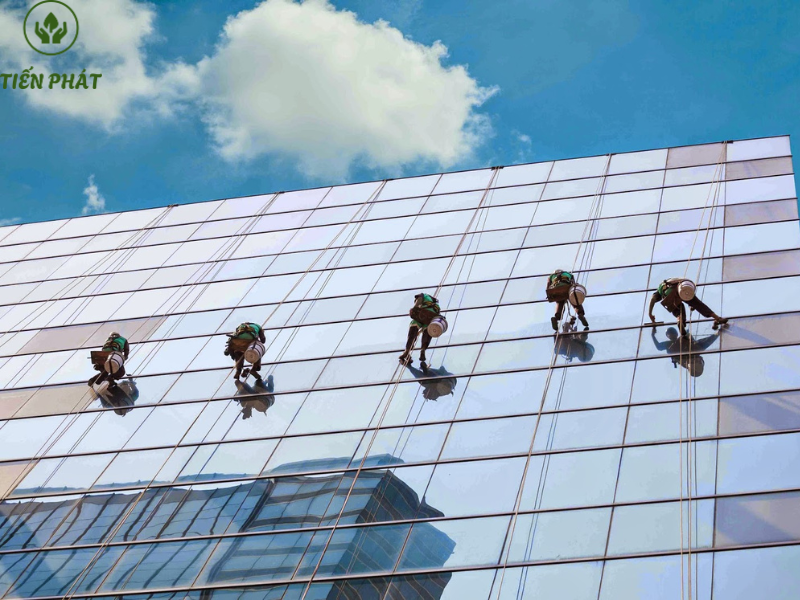 Bảng giá dịch vụ vệ sinh tòa nhà TPHCM 1 Dich vu ve sinh toa nha tphcm