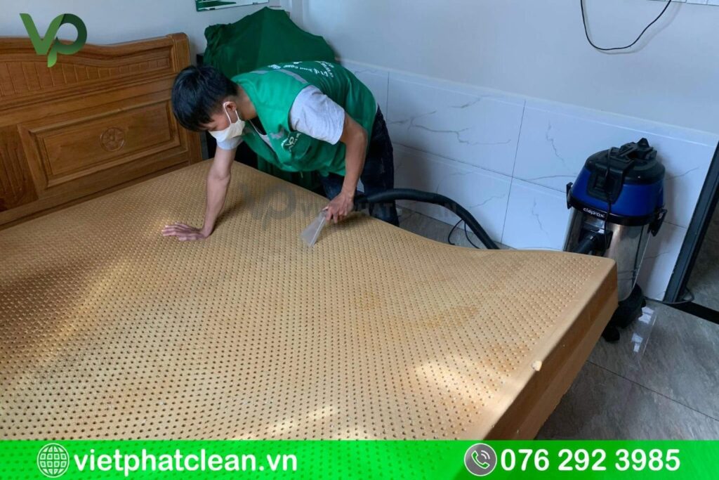 Tiêu chí lựa chọn đơn vị giặt nệm tại nhà TPHCM uy tín và chuyên nghiệp 2 Thiết bị và công nghệ giặt nệm hiện đại